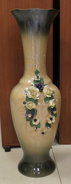 Ваза напольная 75 см, с цветочной лепкой, керамика (состояние на фото)