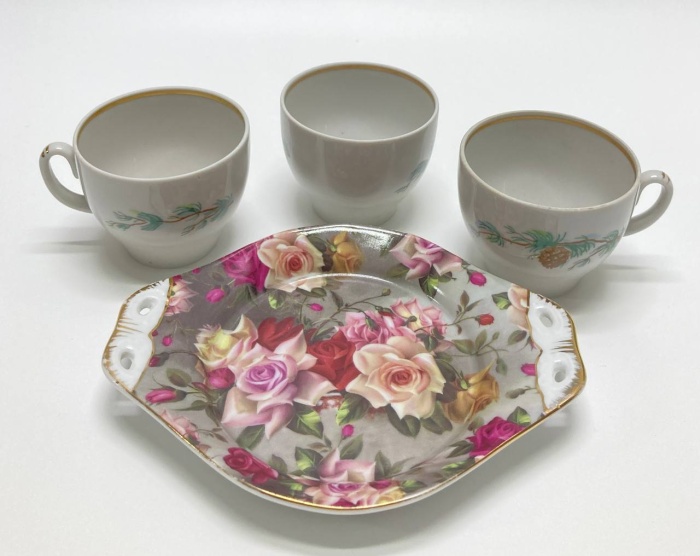 Блюдо + 3 кофейные чашки, Красный фарфорист