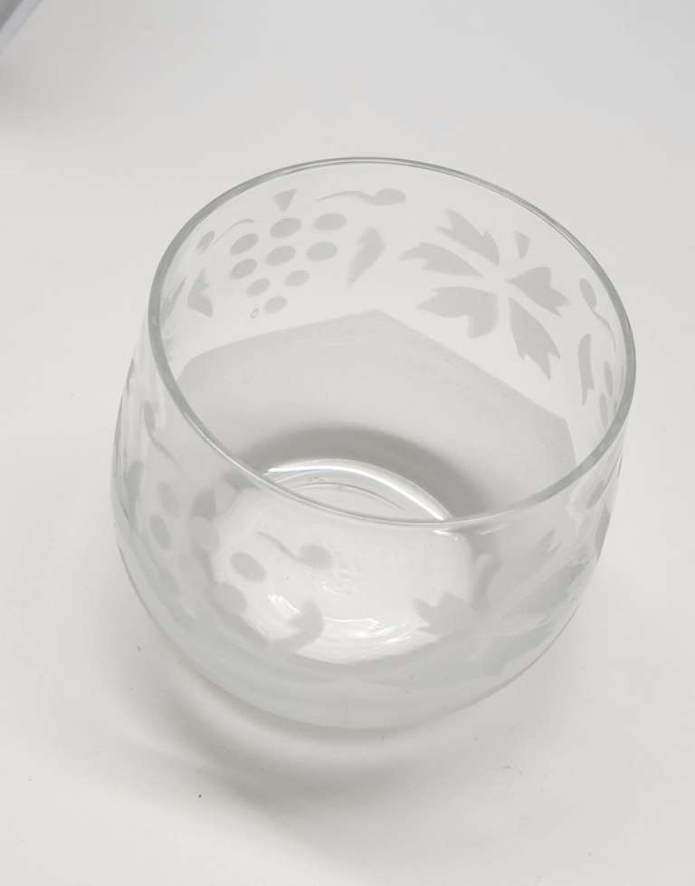 Стопки бочонки стаканы 8 штук СССР стекло напыление рисунок виноград ретро винтаж высота 6 см