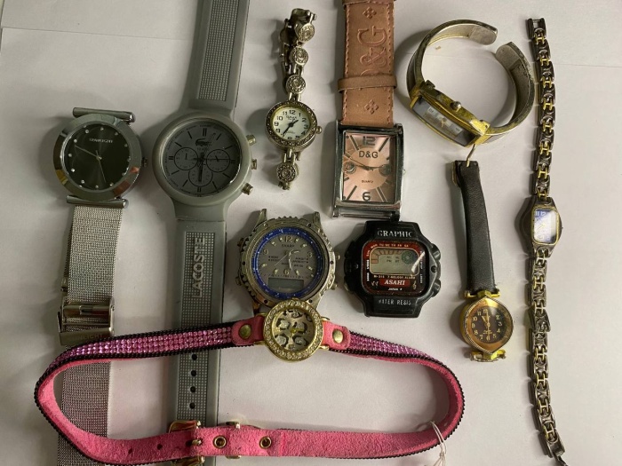 Часы наручные электронные,10 шт на запчасти