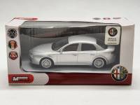 Модель автомобиля Alfa 159 в коробке-блистере Mondo motors1:43