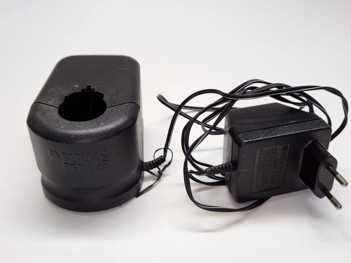 Зарядное устройство Black & Decker HKSD-012272