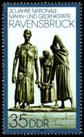 (1989-065) Марка Германия (ГДР) "Группа матерей"    Мемориалы III Θ