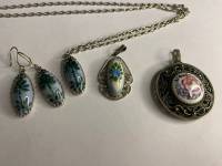 Украшения подвески 3 шт и пара сережек финифть