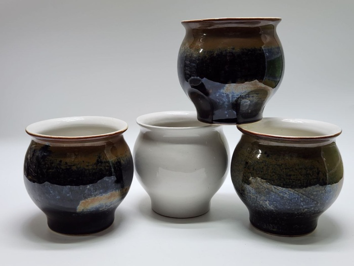 Горшки обливная керамика 4 штуки