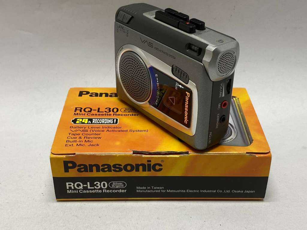 Кассетный диктофон - плеер Panasonic RQ-L30