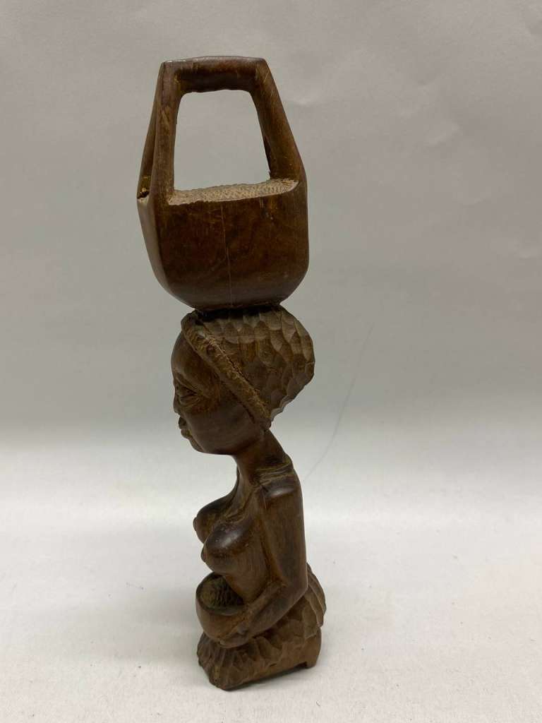 Статуэтка красное дерево Африка девушка (состояние на фото)