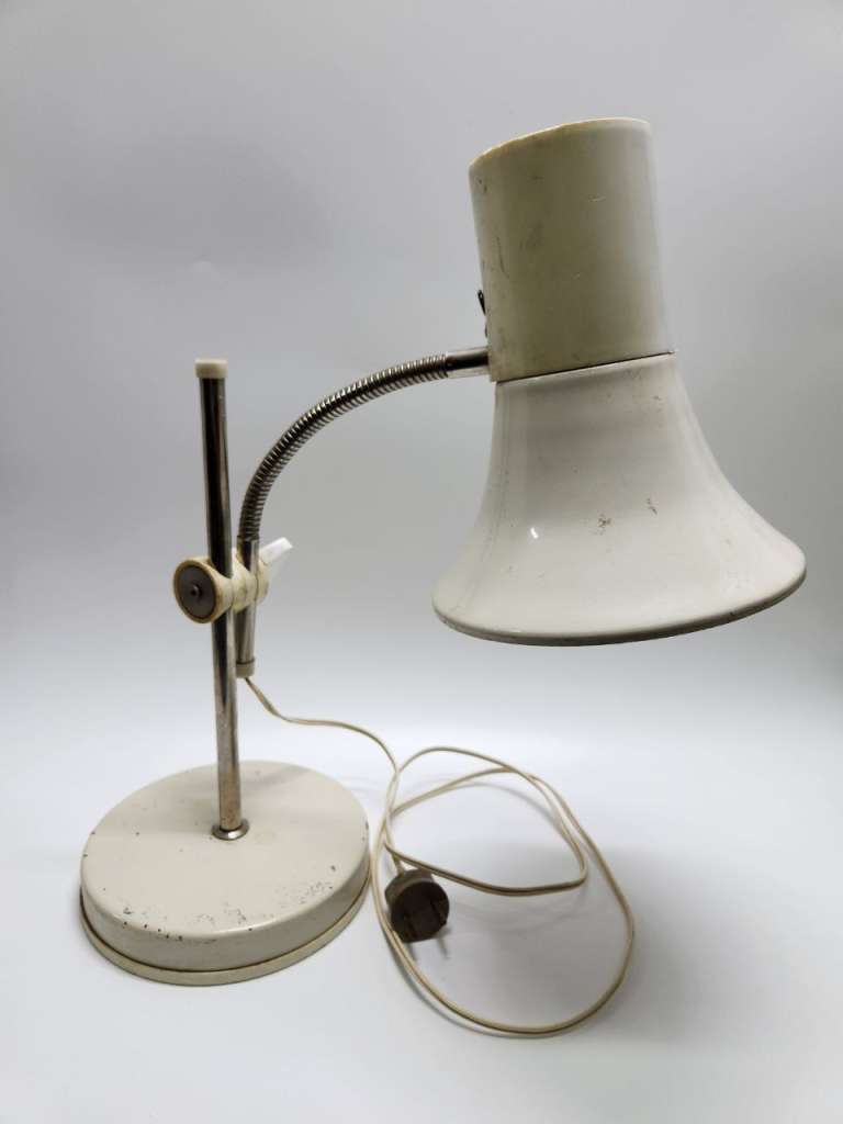 Лампа настольная с гибким штативом рабочая