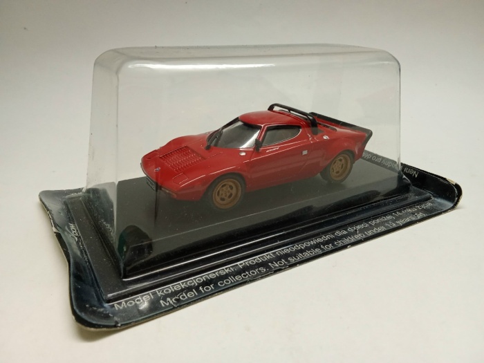Amercom модель авто Lancia Stratos в коробке-блистере (расклеена)