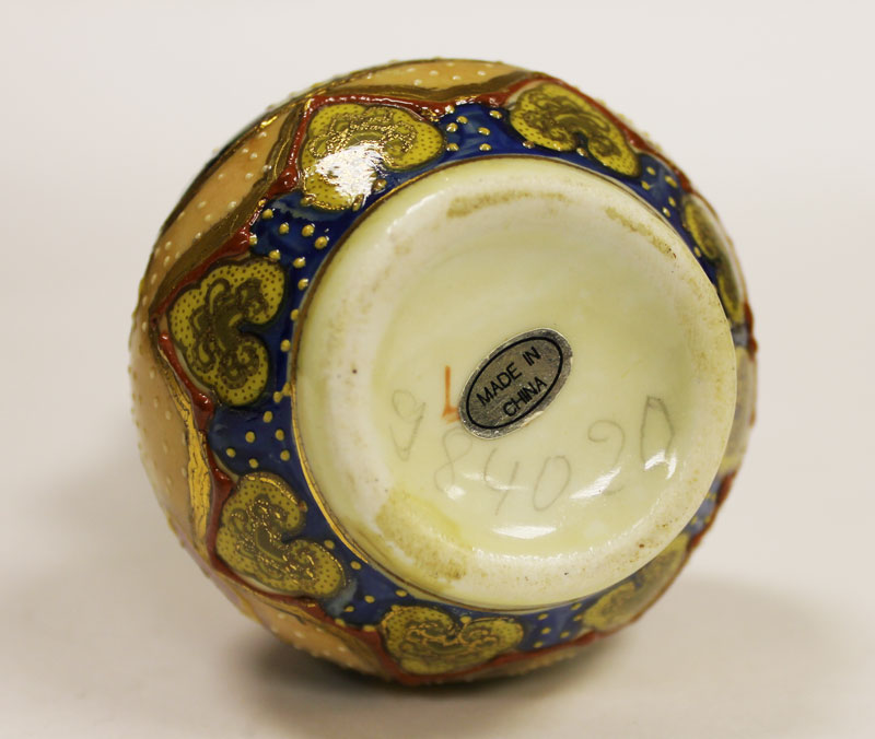 Вазочка декоративная, Китай, керамика (состояние на фото)