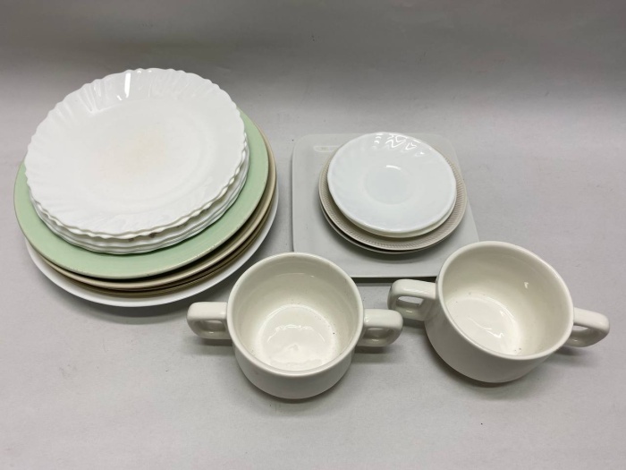 Тарелки 17 предметов в хорошем состоянии