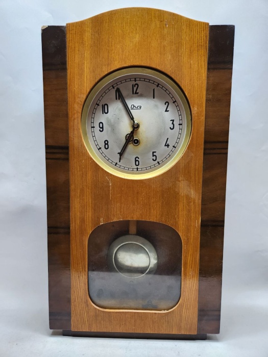 Часы настенные с маятником в деревянном корпусе ОЧЗ на ходу СССР