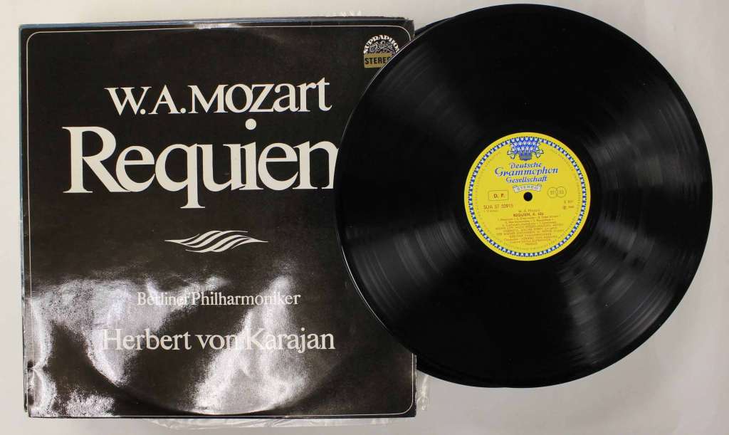 Пластинка виниловая , Requiem Deutsche Grammophon Gesellschaft 300 мм. (Сост. отл.)