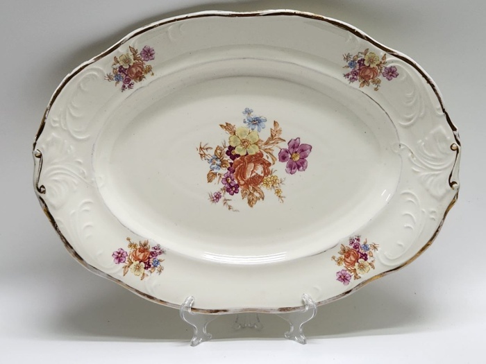 Блюдо фарфор овальное среднего размера