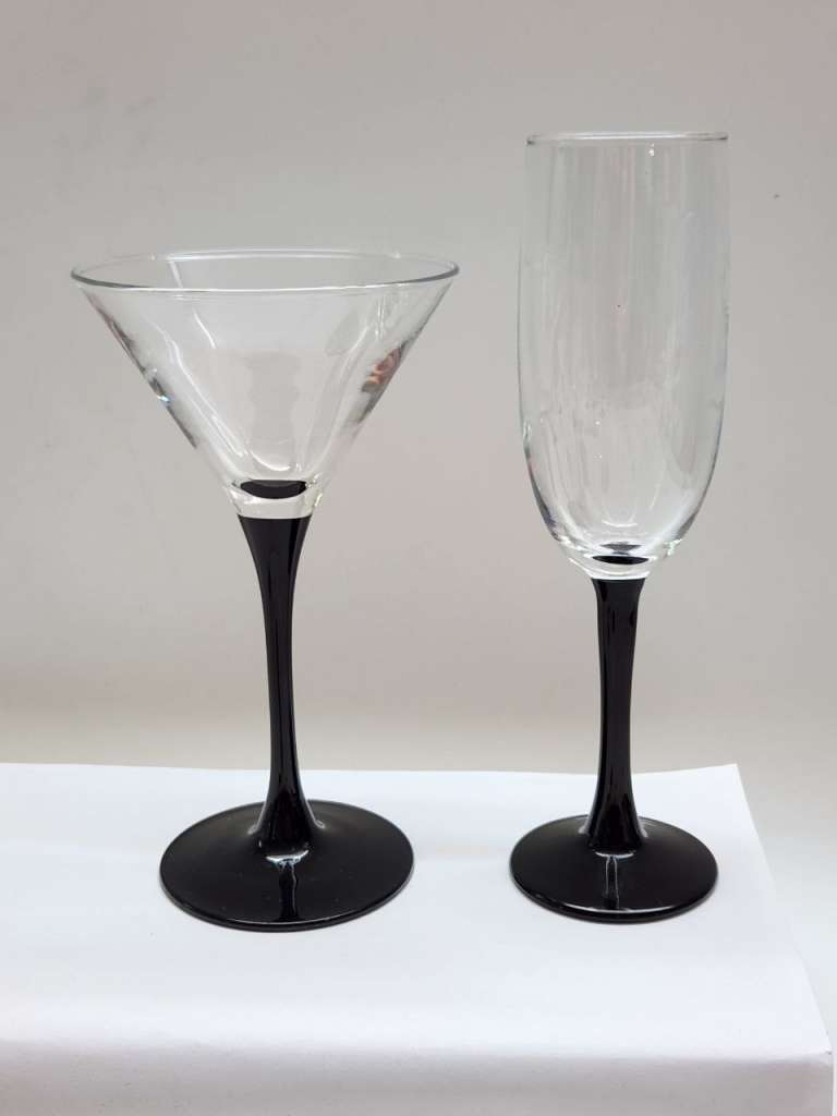 Бокалы для мартини шампанского коктейлей стекло прозрачное на черной ножке 8 штук