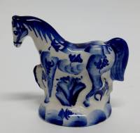 Фарфоровый сувенир "Лошадь", гжель (сост. на фото)