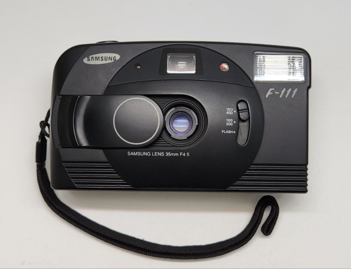 Фотоаппарат плёночный Samsung F-111    Рабочий