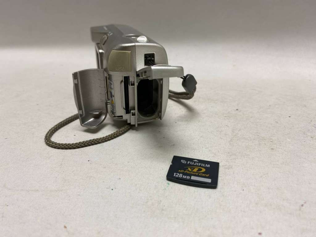 Фотоаппарат OLIMPUS С-310 рабочий