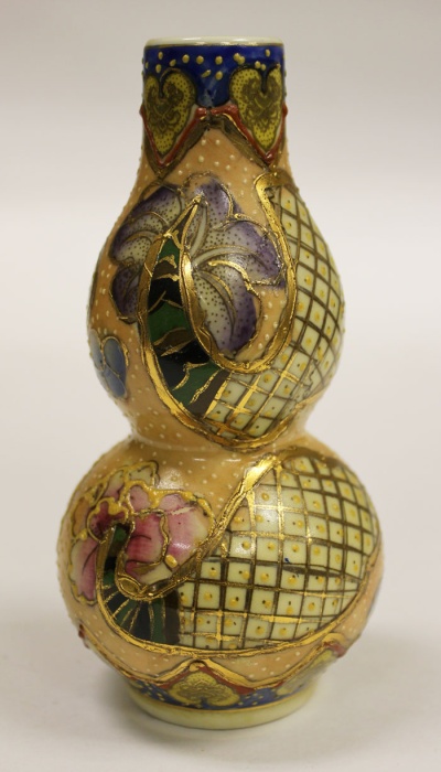 Вазочка декоративная, Китай, керамика (состояние на фото)