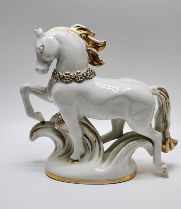 Статуэтка Конь с золотой гривой фарфор ЛФЗ