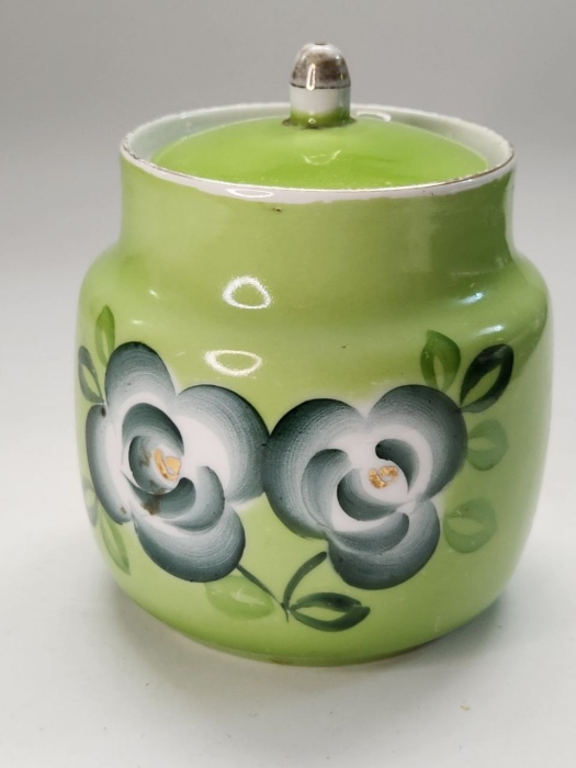 Сахарница Пролетарий салатовая зеленая