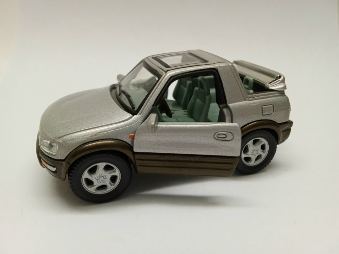 Модель авто 1:43 Toyota RAV4 Hongwell 