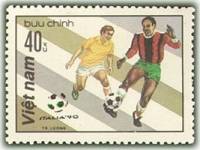 (1990-099) Марка Вьетнам "Футбол (4)"    ЧМ по футболу 1990, Италия III Θ