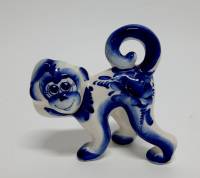Фарфоровый сувенир "Обезьяна", гжель (сост. на фото)