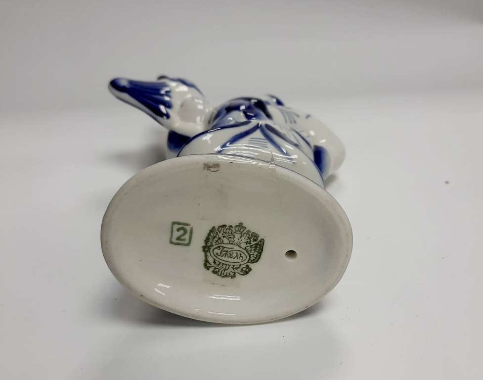 Фарфоровый сувенир "Жар птица", гжель.