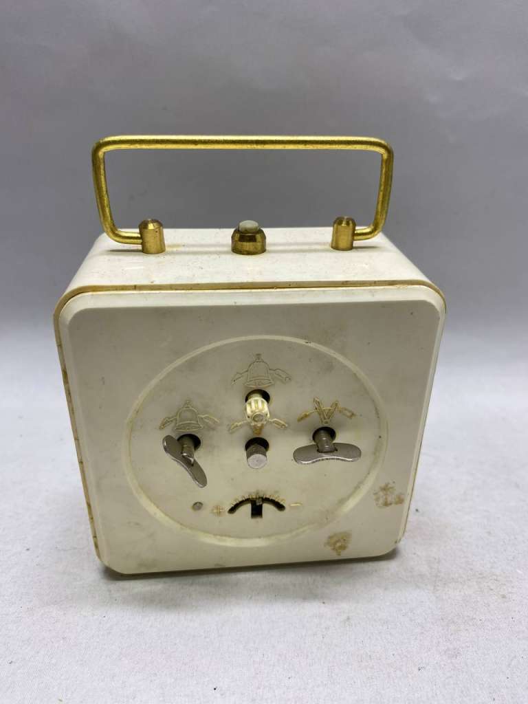 Часы настольные механические Янтарь 4 камня на ходу