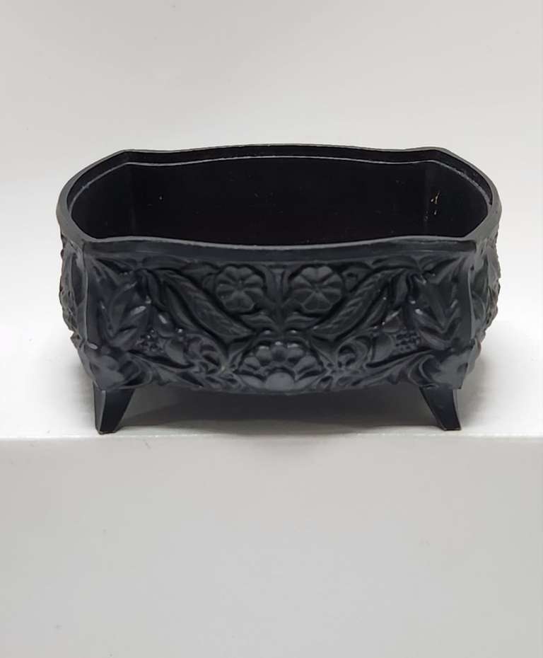 Шкатулка Карболит СССР без крышки черная на ножках