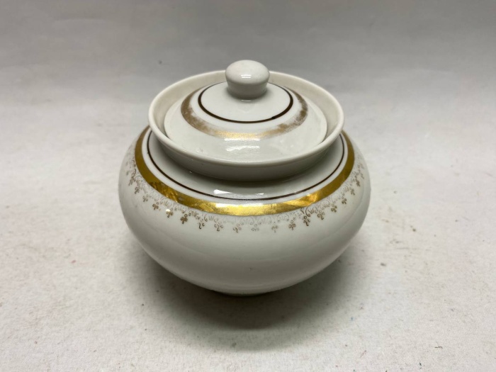 Сахарница Пролетарий золотая каемка