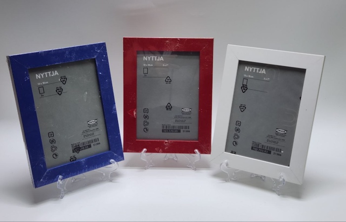 Фоторамки 13 х 18 см 5 штук ИКЕА IKEA NYTTJA  (белая-1 синие-2 красные-2)
