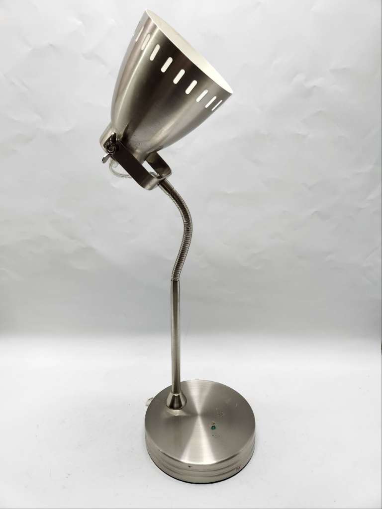 Лампа настольная Camelion KD-428 (провод отсутствует)