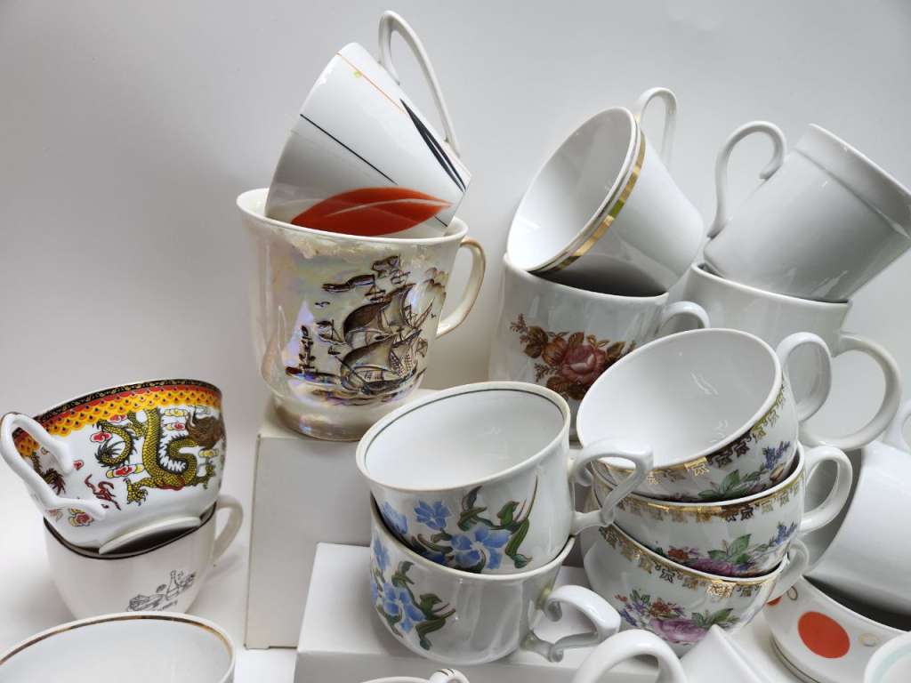 Чашки кружки чайные разные 25 штук