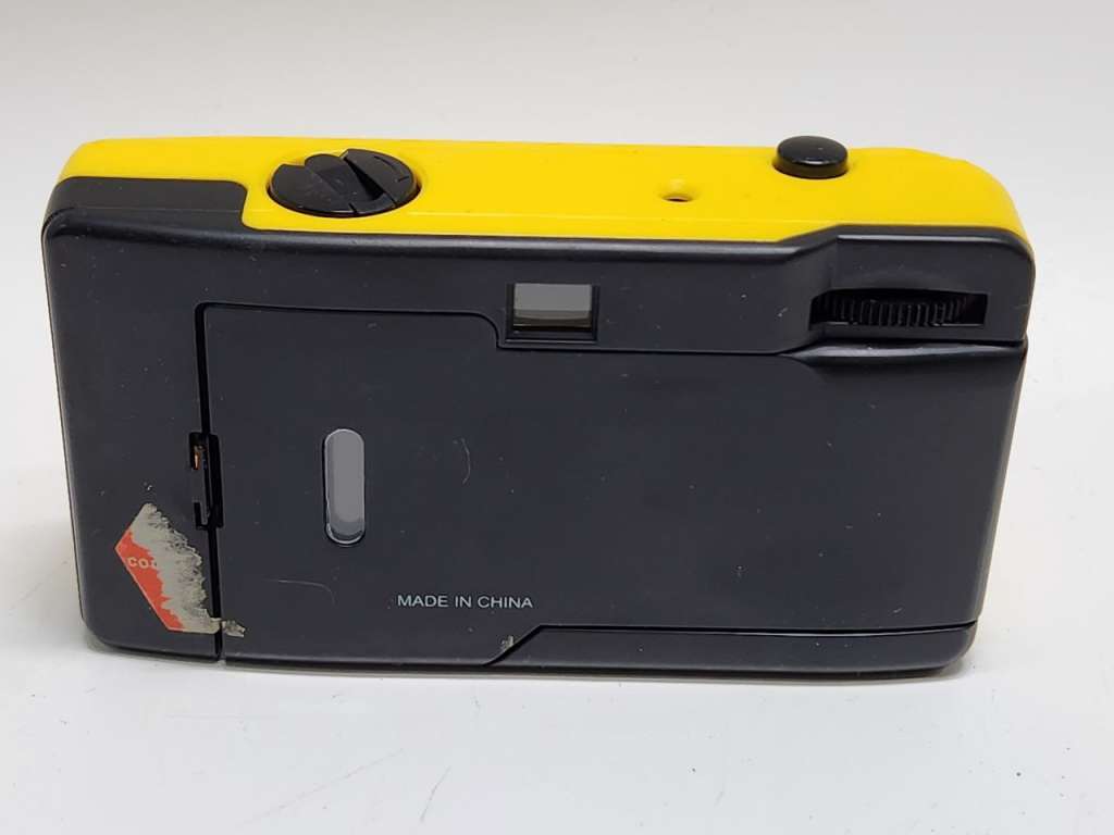 Фотоаппарат пленочный мыльница Snap Sights желтый 