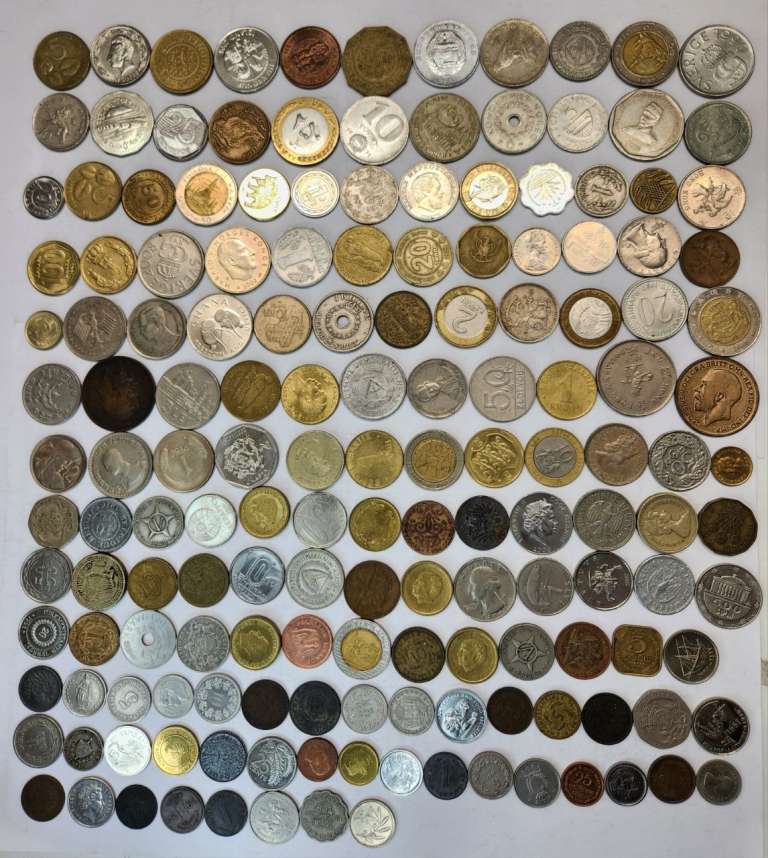 Набор иностранных монет 160 штук