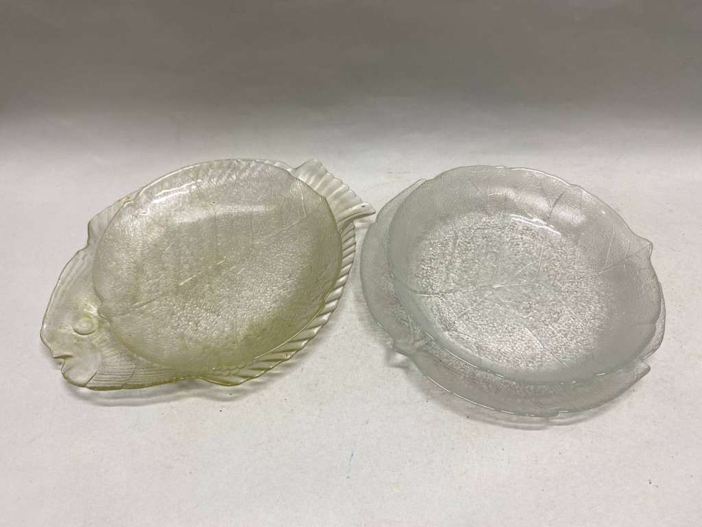 Блюда стеклянные разной формы, 4 шт