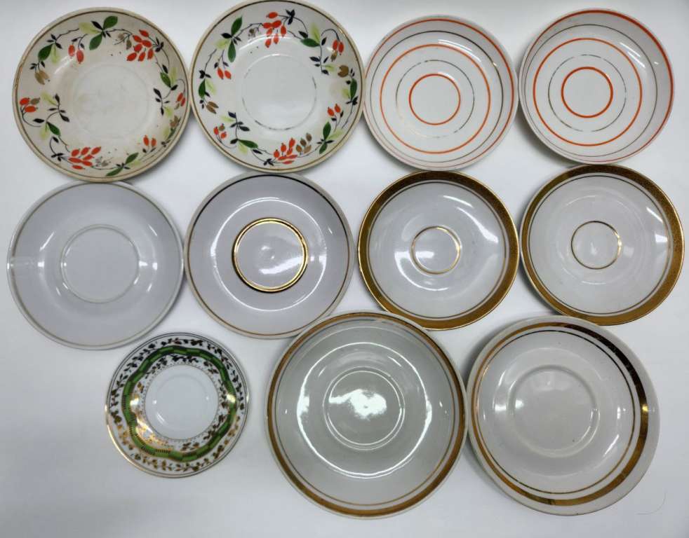 Блюдца чайные 24 штук разные