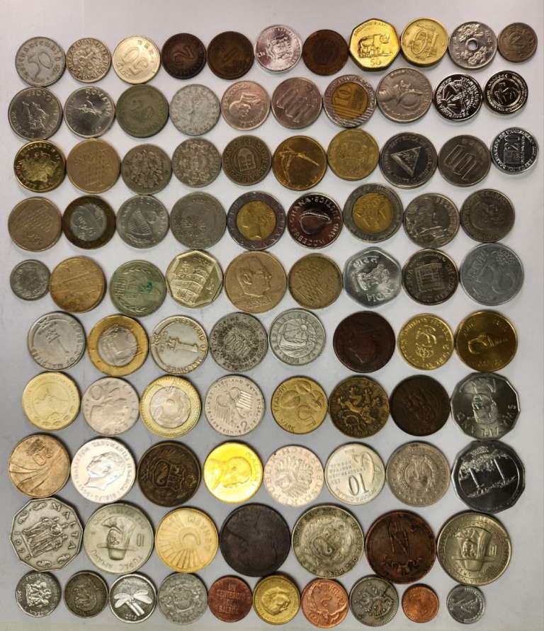 Набор иностранных монет 90 штук