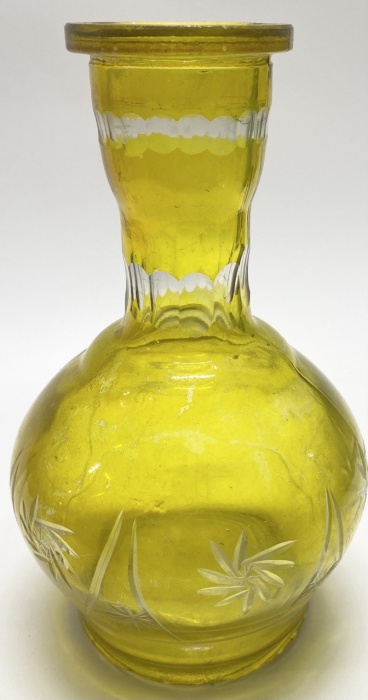 Ваза графин желтое стекло алмазная резка