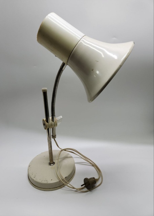 Лампа настольная с гибким штативом рабочая