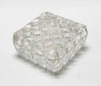 Шкатулка хрустальная квадратная 9*9*5 см СССР (сост. на фото)