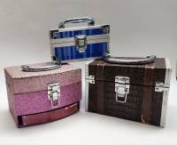 Шкатулки 3 штуки б/у металл пластик ткань к/з для украшений