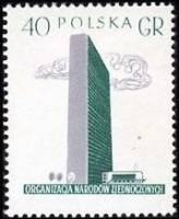 (1957-006) Марка Польша "Штаб-квартира ООН" Перф. гребенчатая 12¼:12 III Θ