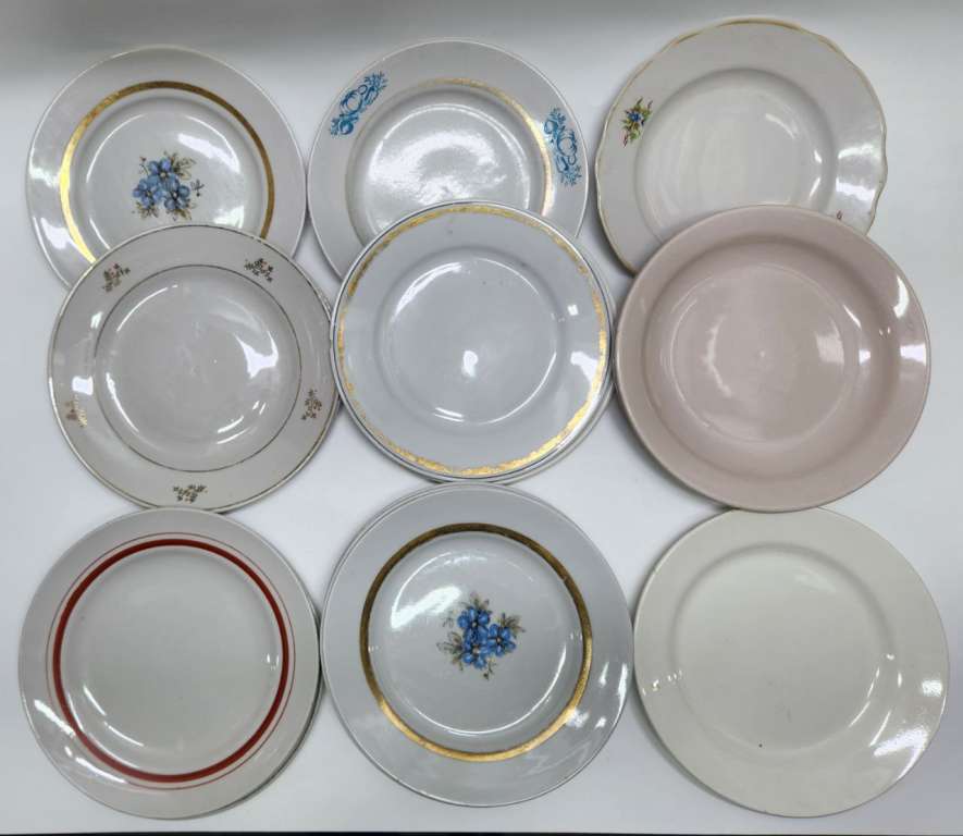 Тарелки десертные 17 шт разные