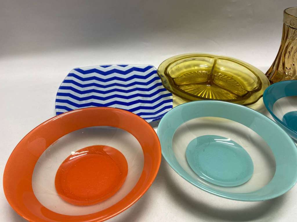 Тарелки цветное стекло 5 шт и кружка