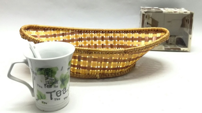 Корзинка соломенная + кружка с ложкой 