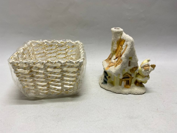 Корзинка плетеная и подсвечник