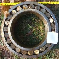 Подшипник неизвестного назначения, Новый в масле. Можете предложить цену. Около 20 кг